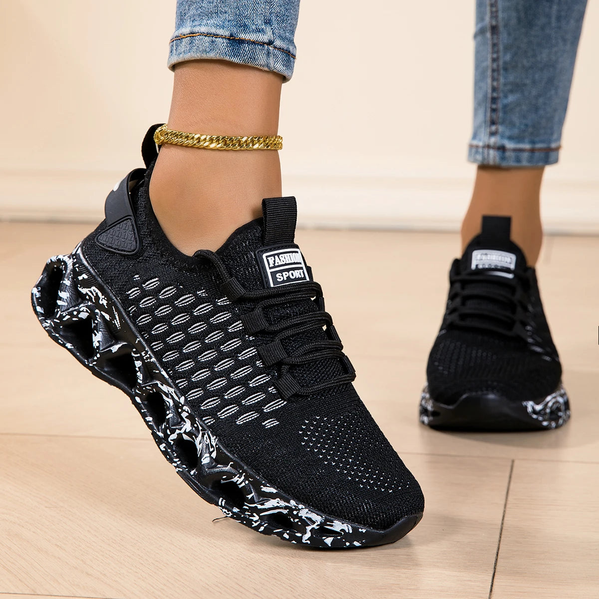 Running shoes for women lightweight mesh breathable and comfortable/flat and soft tennis sport shoes