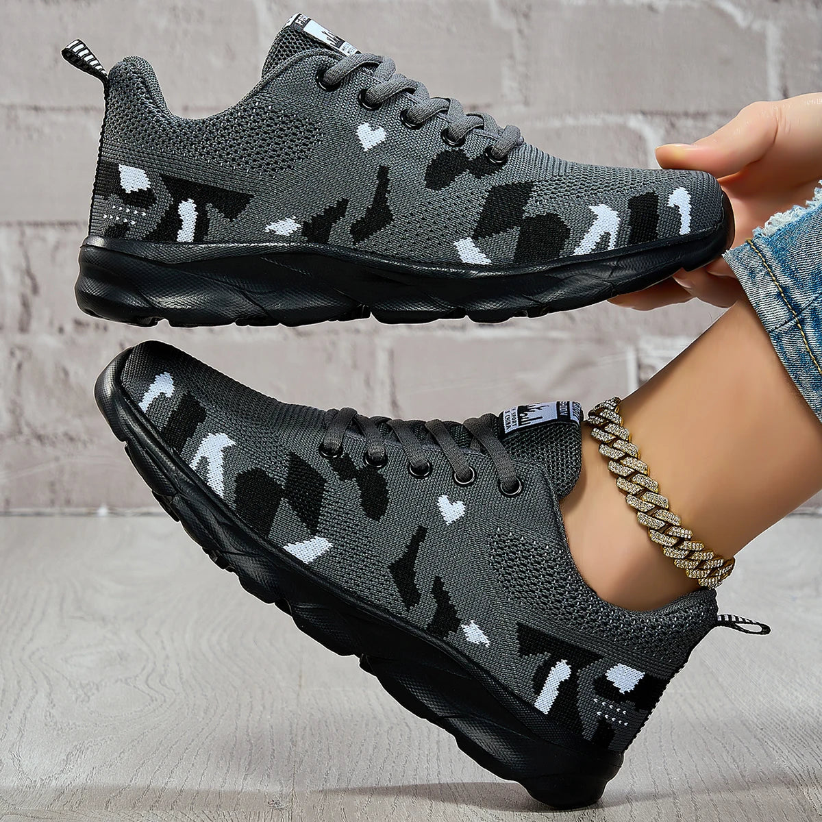 Women's running shoes, lightweight mesh fabric breathable/casual and comfortable flat soft tennis sports shoes
