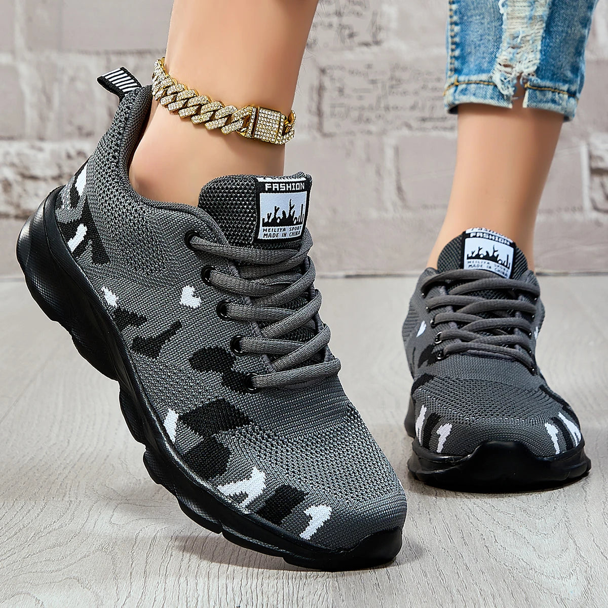 Women's running shoes, lightweight mesh fabric breathable/casual and comfortable flat soft tennis sports shoes