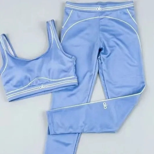Slim Fit Workout Outfit/with Stretch Fabric and Modern Graphic Design