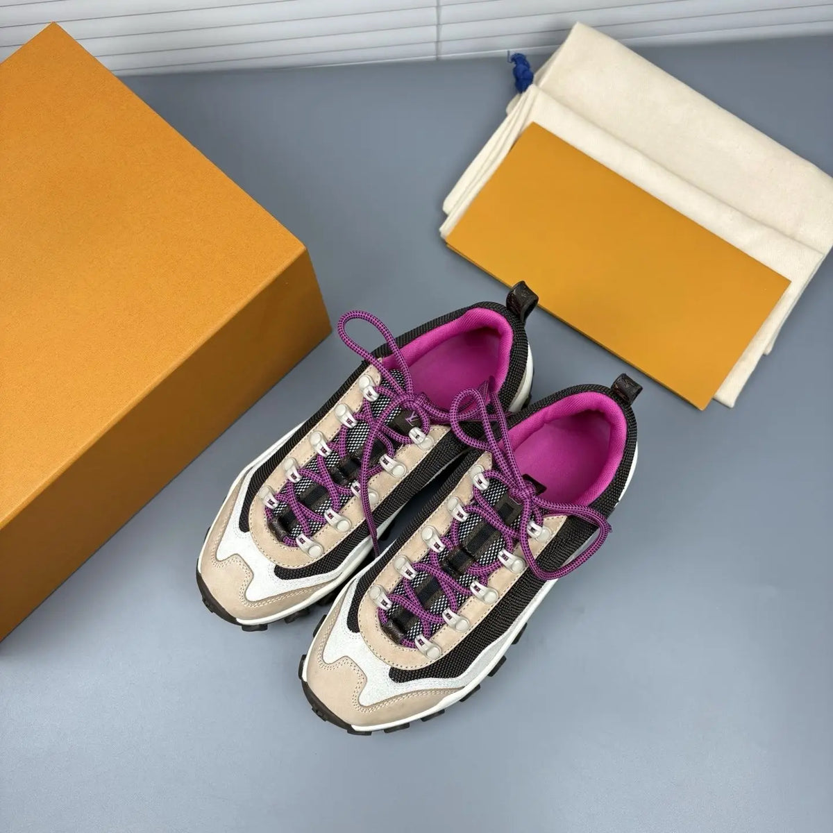 Flat‑Sole Daily‑Style Unisex Board Shoes Retro Lace‑Up Skate Sneakers/Breathable Synthetic Upper Shock‑Absorbing Insole Women Shoe
