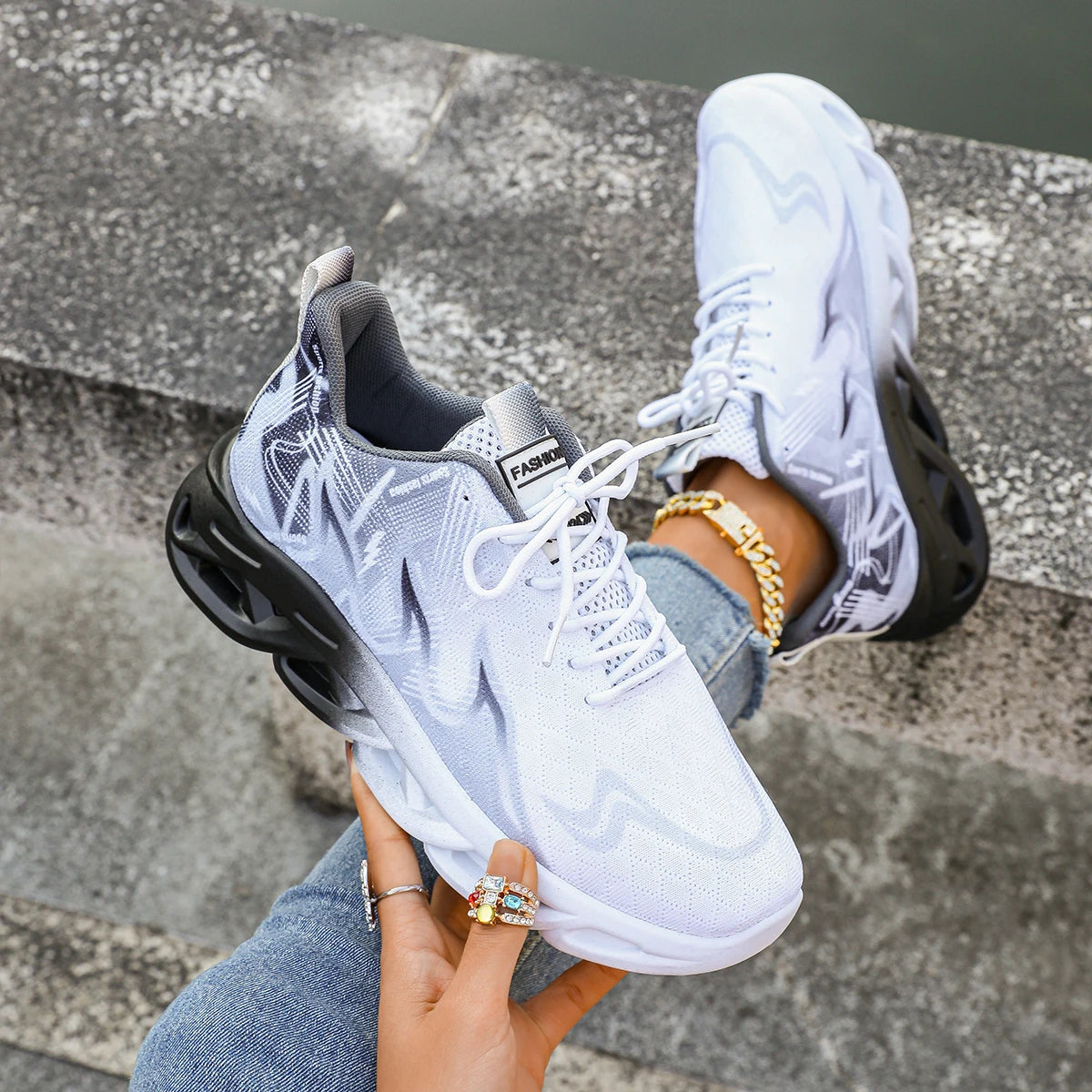Women Casual Sports Shoes Breathable Lightweight Sneakers Anti-slip/Flats Outdoor Running Walking Shoes Female Vulcanized Shoes