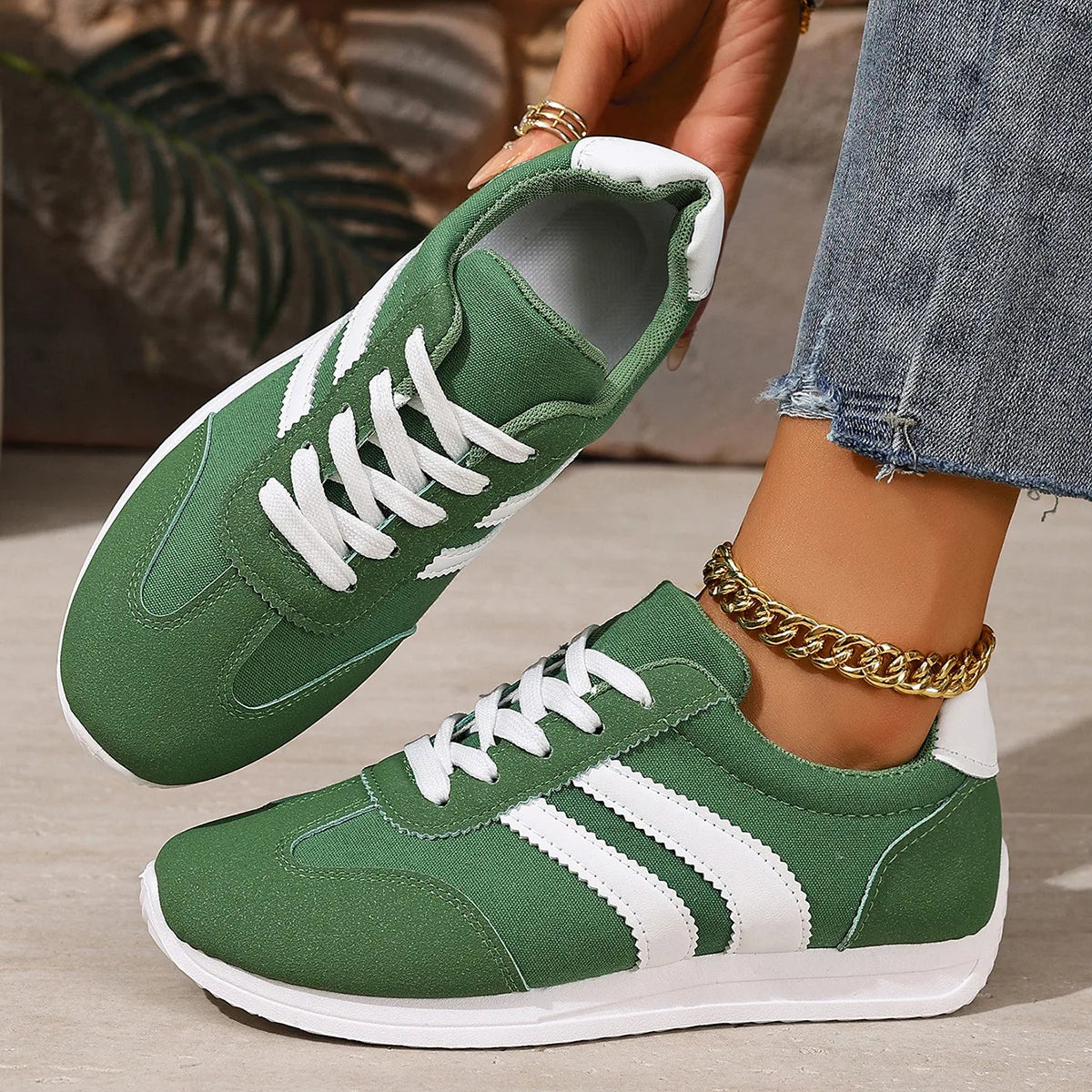 Women Striped Retro Casual Sneakers Lightweight Soft Sole Breathable/Low Top Lace Up Non Slip Comfortable Fashion Athletic Walking Shoes
