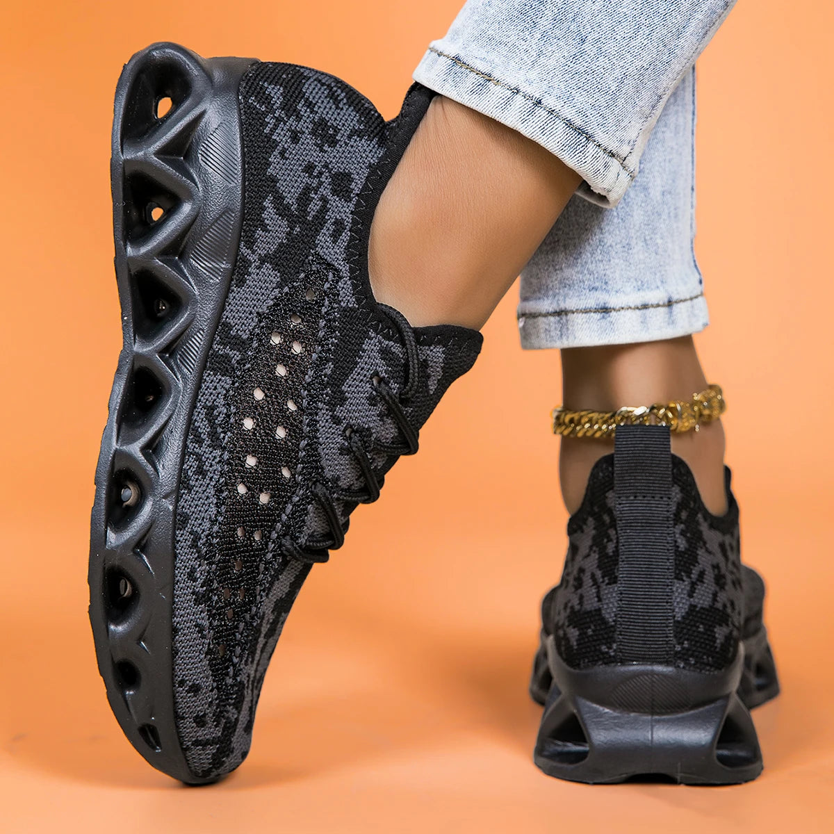 Running shoes for men and women lightweight mesh breathable/and comfortable flat and soft tennis shoes