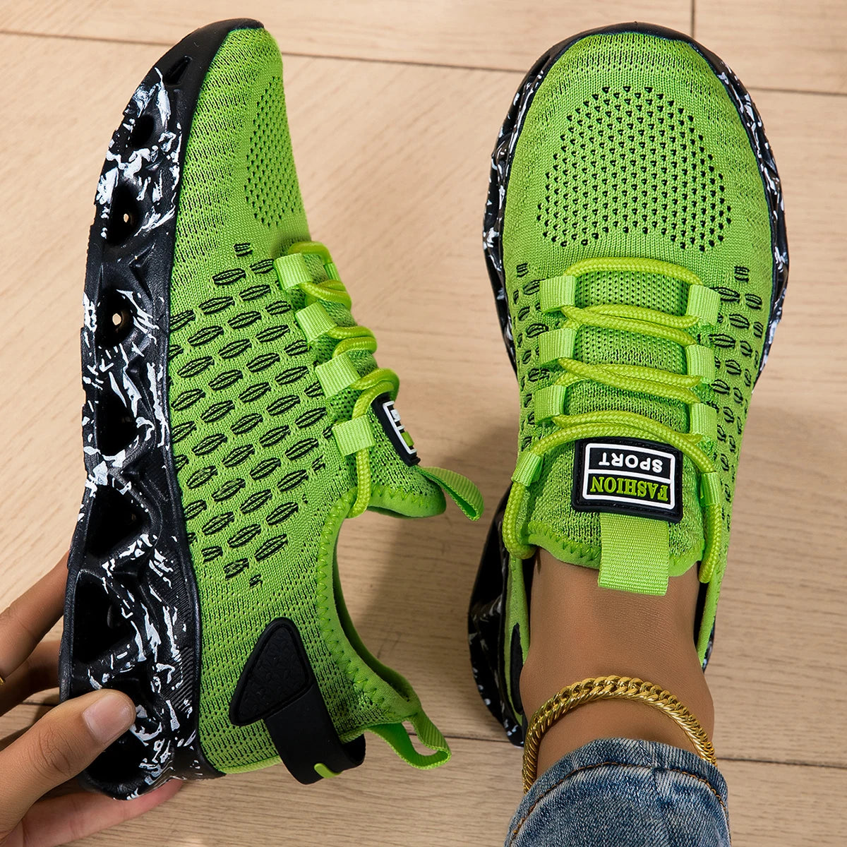 Running shoes for women lightweight mesh breathable and comfortable/flat and soft tennis sport shoes