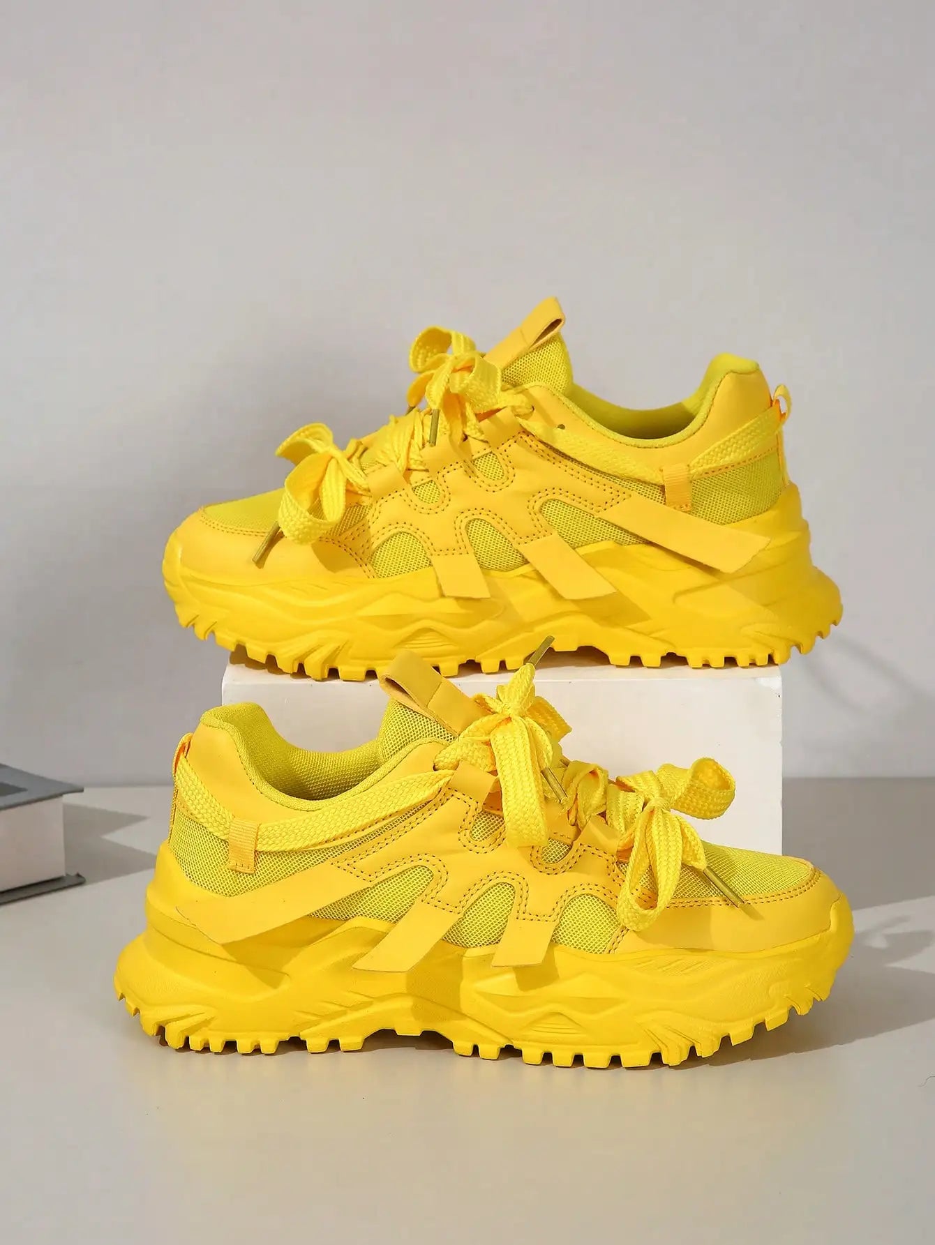 High Appearance Low Cut Lace Up Thick Soft Sole Breathable Casual Walking/Sports Sneakers For Men Women Daily Outdoor All