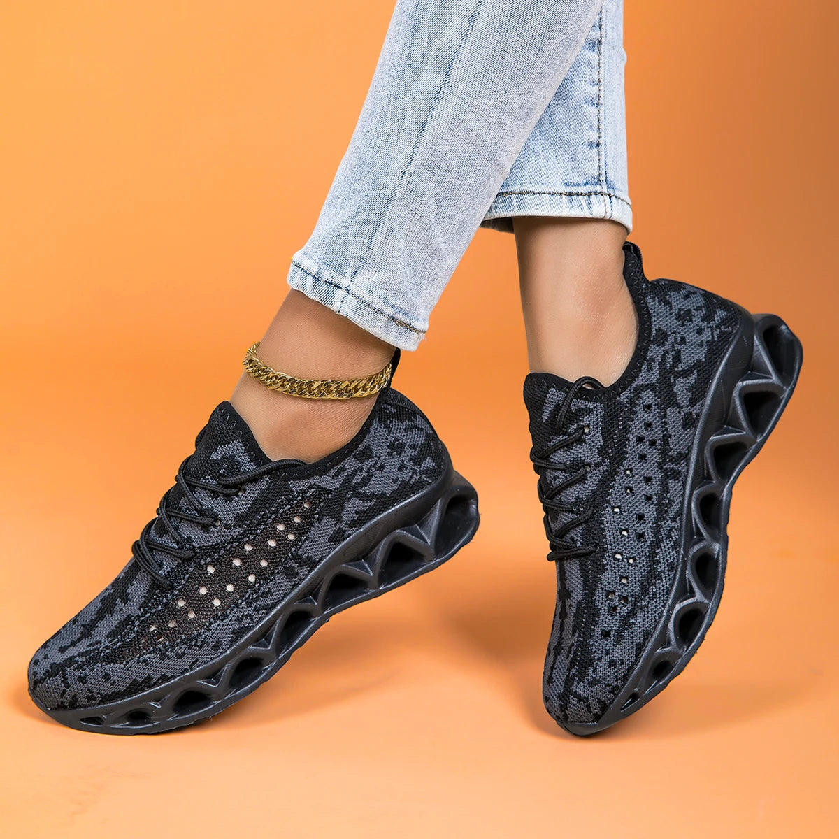 Running shoes for men and women lightweight mesh breathable/and comfortable flat and soft tennis shoes