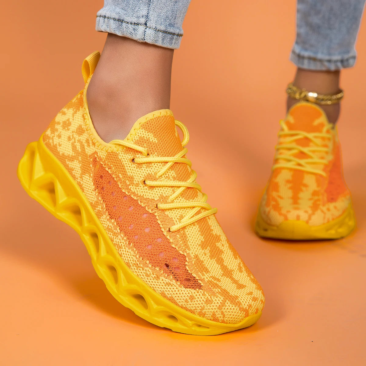 Running shoes for men and women lightweight mesh breathable/and comfortable flat and soft tennis shoes