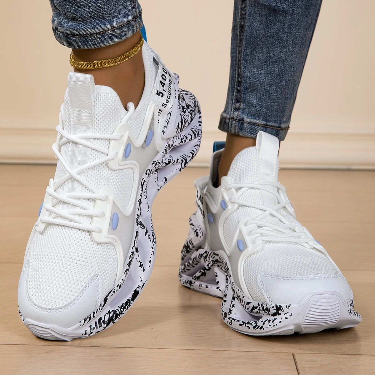 Running shoes for women lightweight mesh breathable and comfortable flat/and soft tennis shoes for couples sports shoes