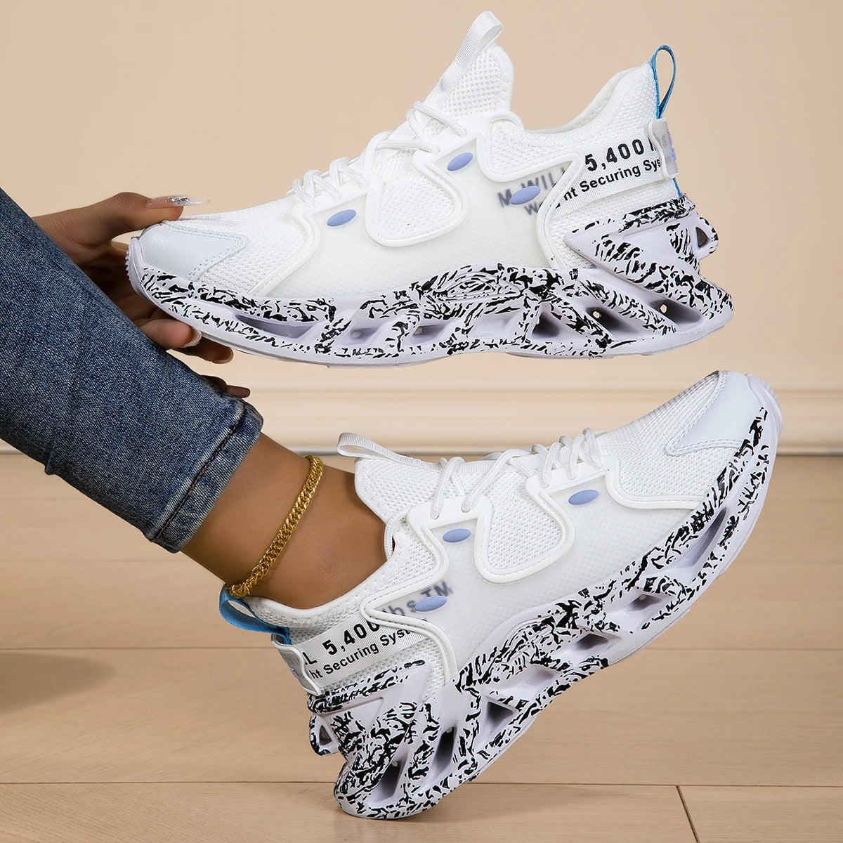 Running shoes for women lightweight mesh breathable and comfortable flat/and soft tennis shoes for couples sports shoes
