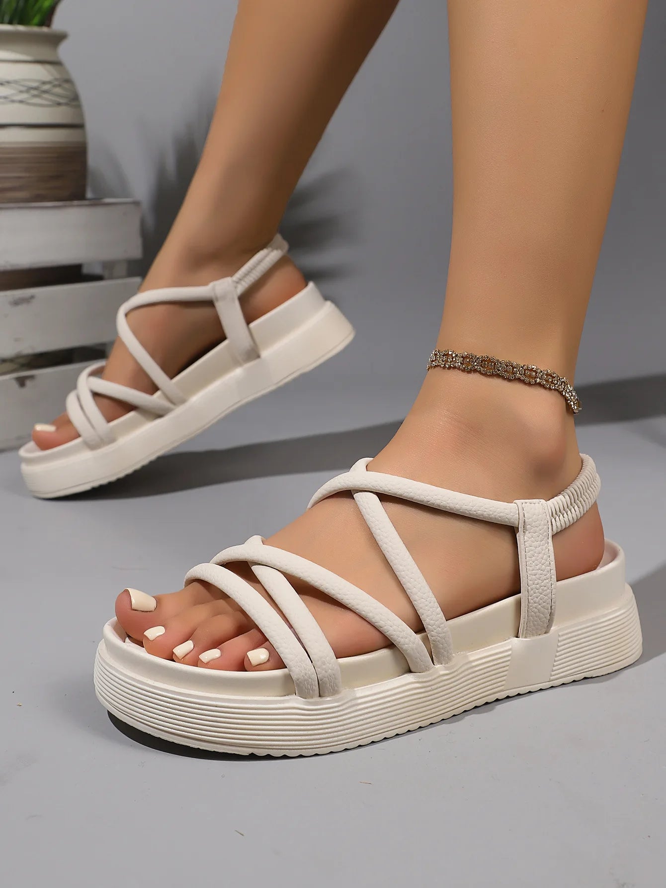 Women'S Sandals Thin Straps Thick Soles Slippers Shoes Versatile/Slimming Outdoor Comfortable Simple Trendy