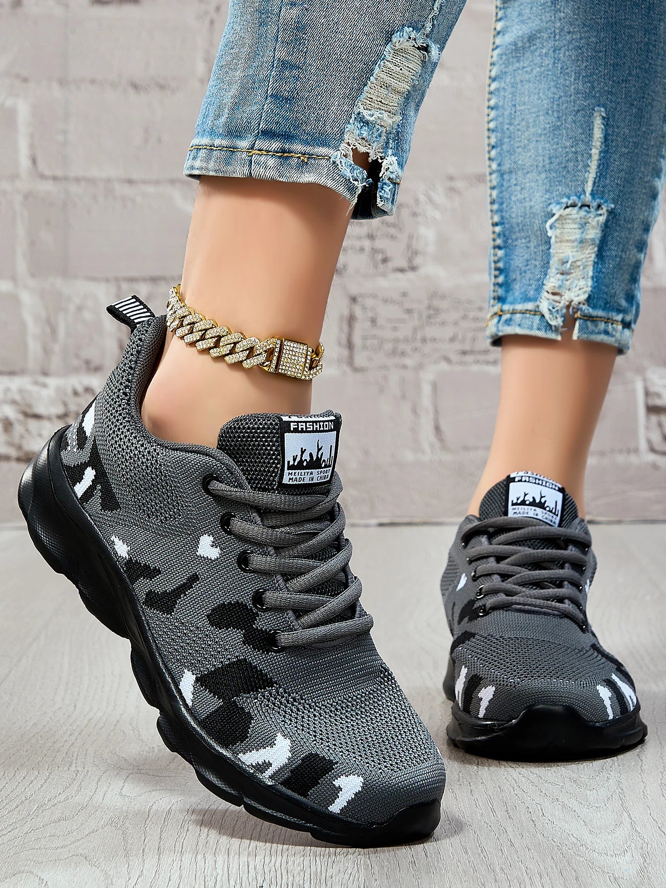 Women's running shoes, lightweight mesh fabric breathable/casual and comfortable flat soft tennis sports shoes