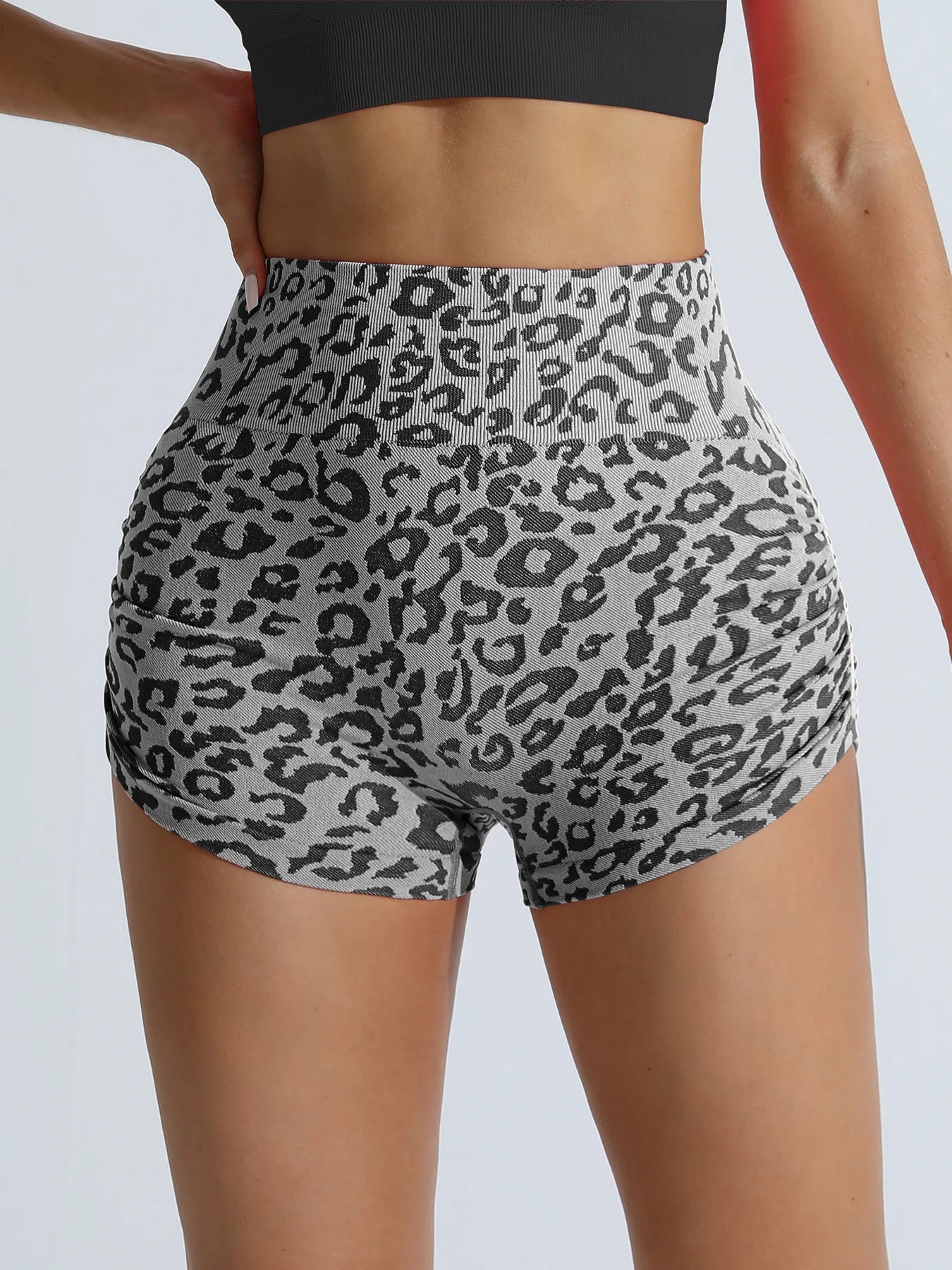 Women High Waist Leopard Print Shorts Seamless Slim Leggings  Hip Lifting/Gym Running Cycling Yoga Shorts Summer for Women