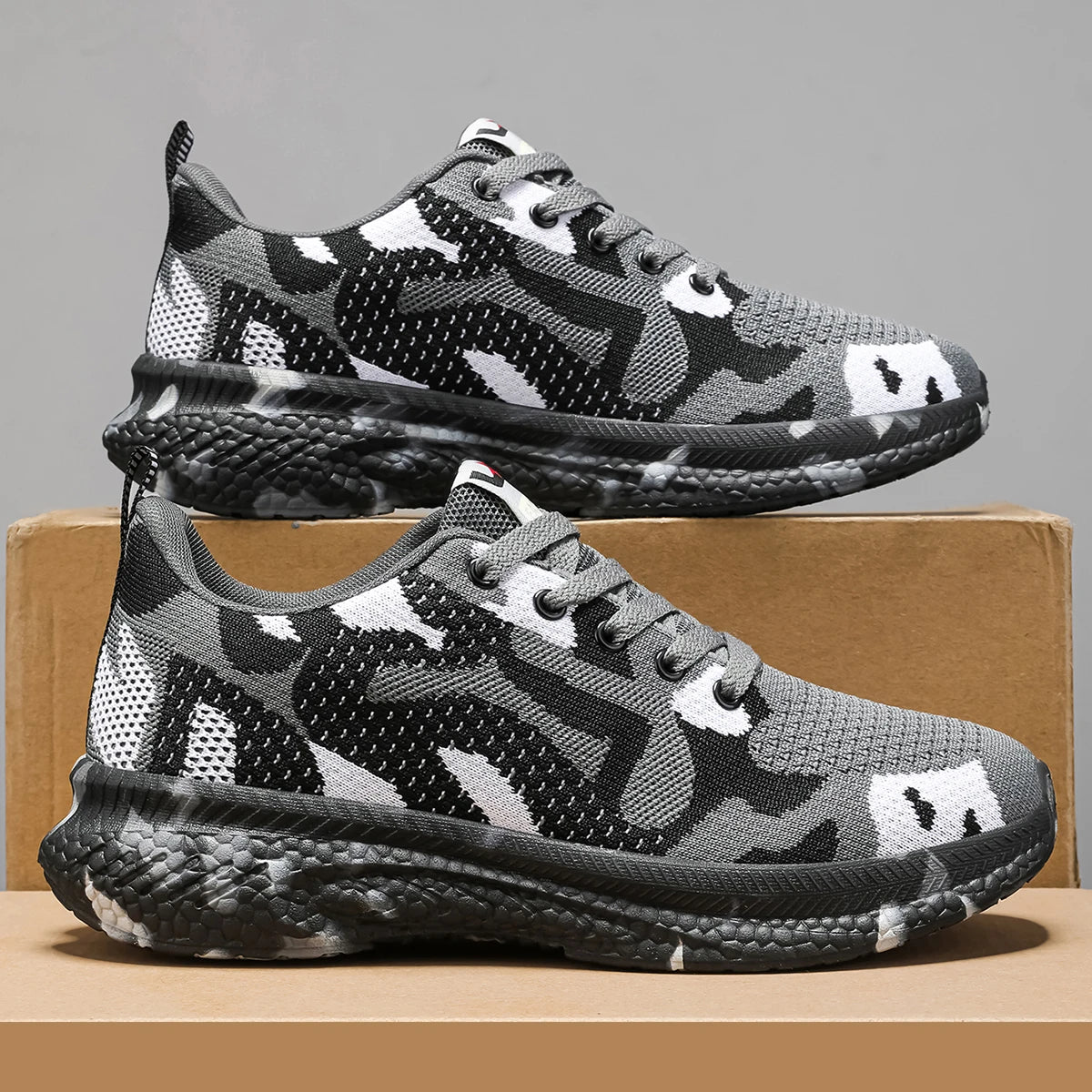 Summer Men's and Women's New Mesh Breathable Sports/and Leisure Shoes Women's Ultra Light Soft Bottom Couple Running Shoe