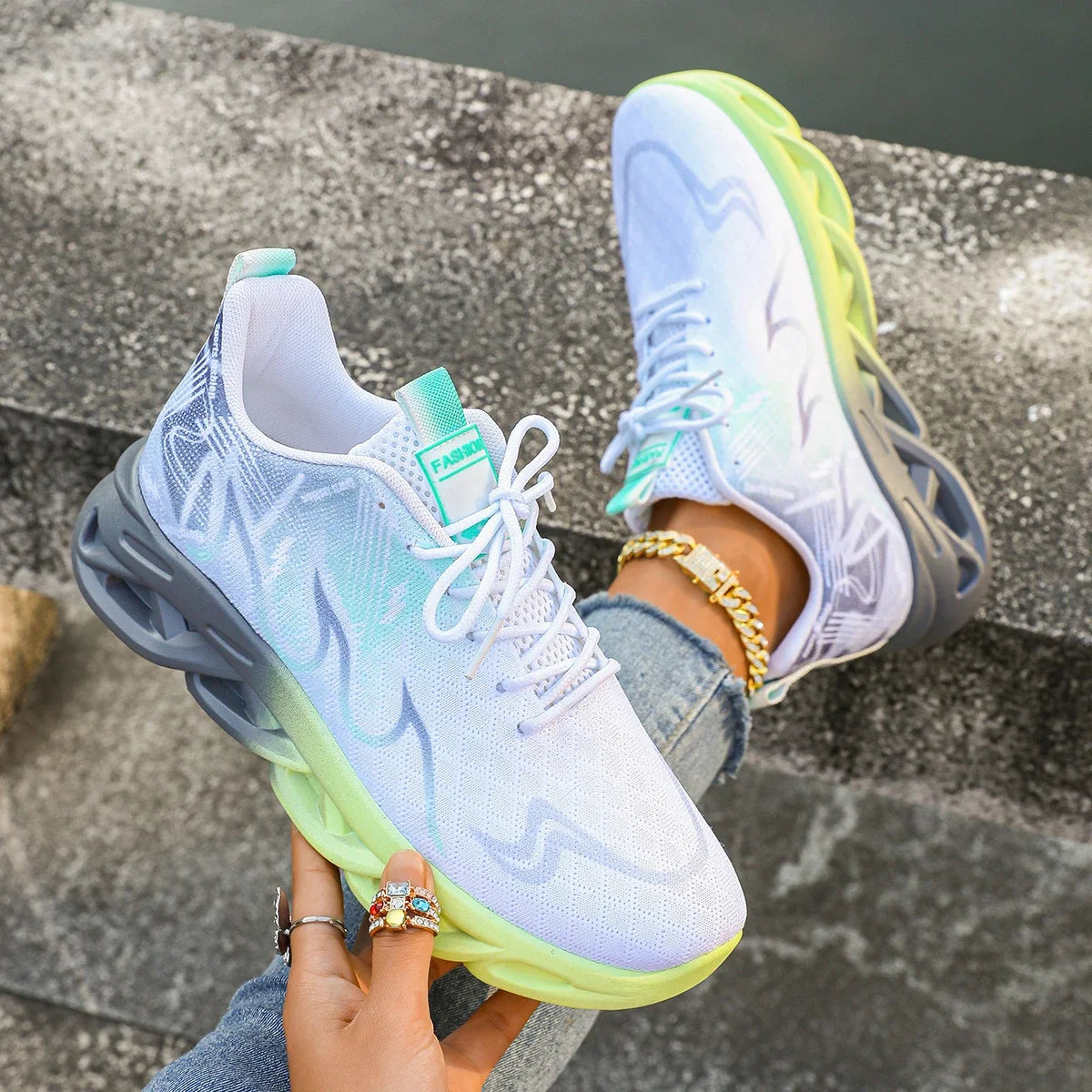 Women Casual Sports Shoes Breathable Lightweight Sneakers Anti-slip/Flats Outdoor Running Walking Shoes Female Vulcanized Shoes