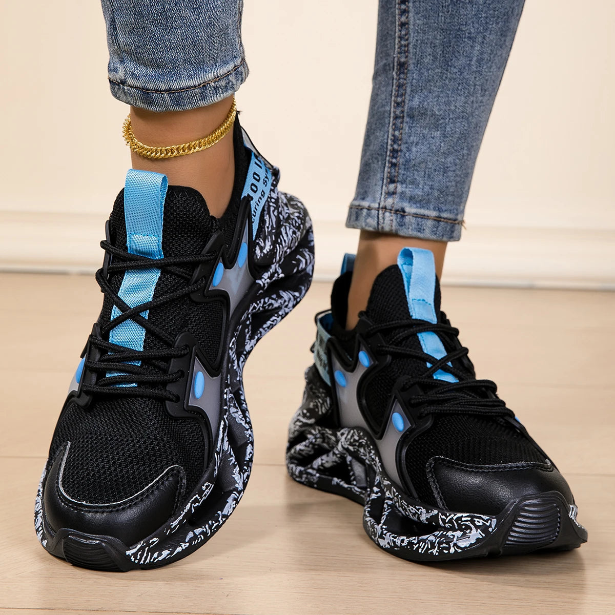 Running shoes for women lightweight mesh breathable and comfortable flat/and soft tennis shoes for couples sports shoes