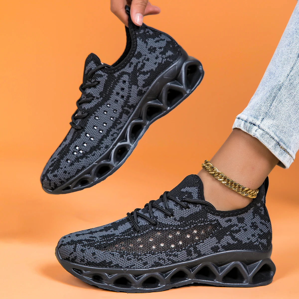 Running shoes for men and women lightweight mesh breathable/and comfortable flat and soft tennis shoes