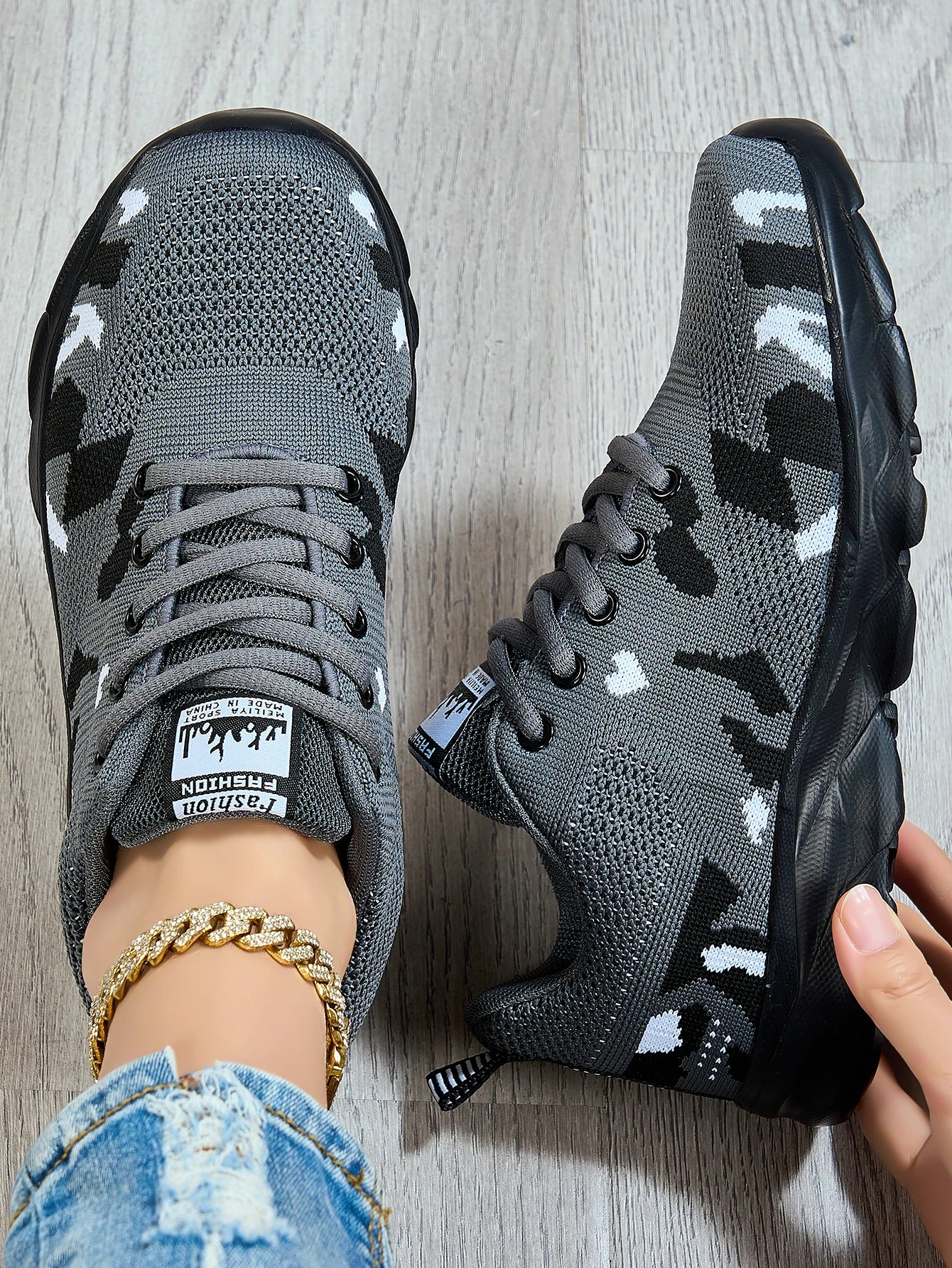 Women's running shoes, lightweight mesh fabric breathable/casual and comfortable flat soft tennis sports shoes