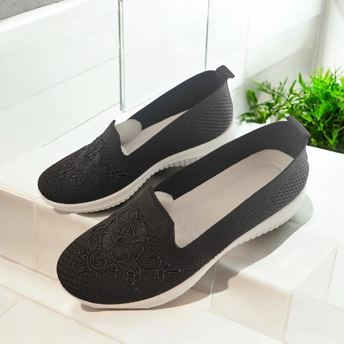 Women's Slip-On Knit Mesh Loafers Lightweight and Comfortable/Breathable Mesh Walking Shoe Casual Embroidered Flat Loafers