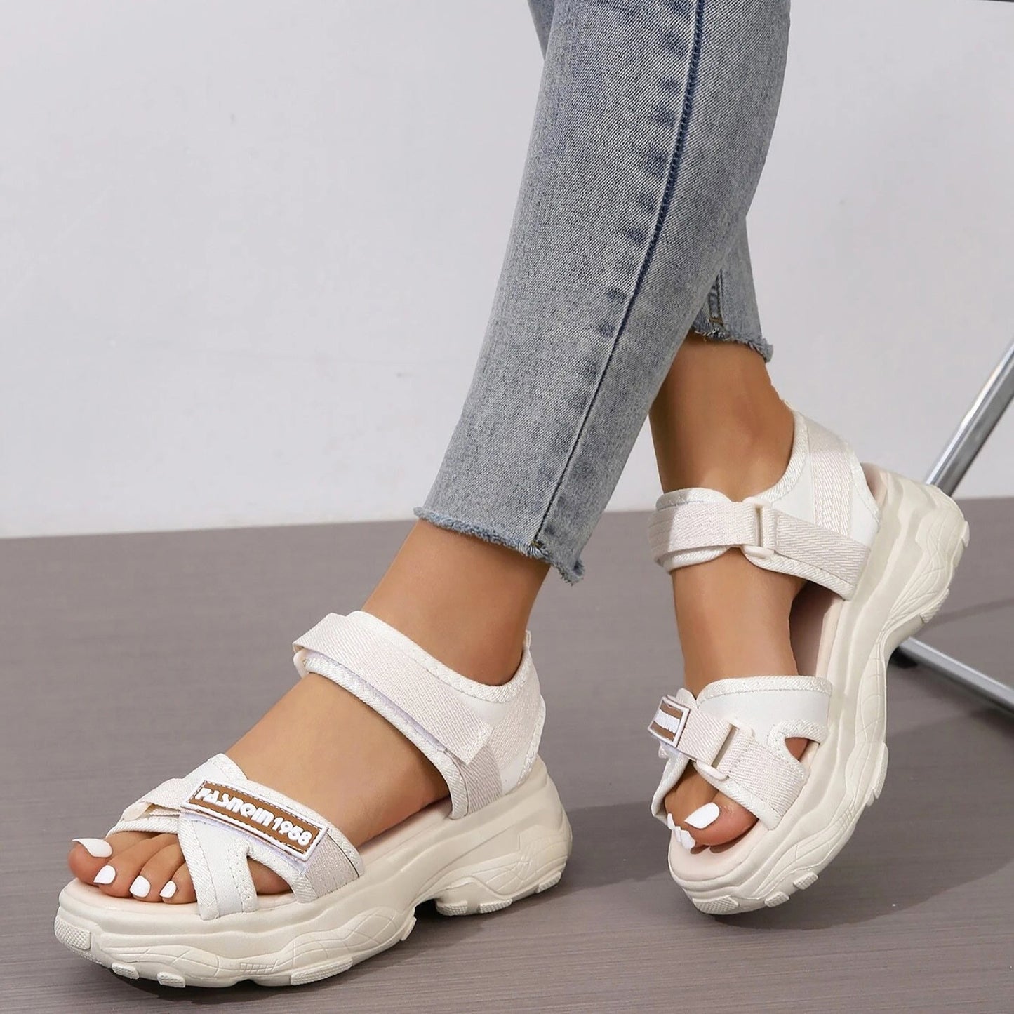Women Sporty Sandals Polyester Ankle Strap Striped Pattern Shoes/Hook And Loop Fastener Sport Sandals Woman Sneakers
