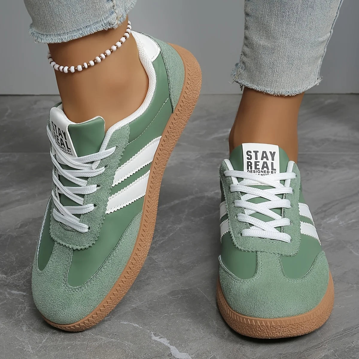 Women's Retro Lace Up Sneakers Patchwork Fabric Upper 3 Stripe Decor/Gum Rubber Sole Lightweight Casual Walking Shoes Fashion Low Top