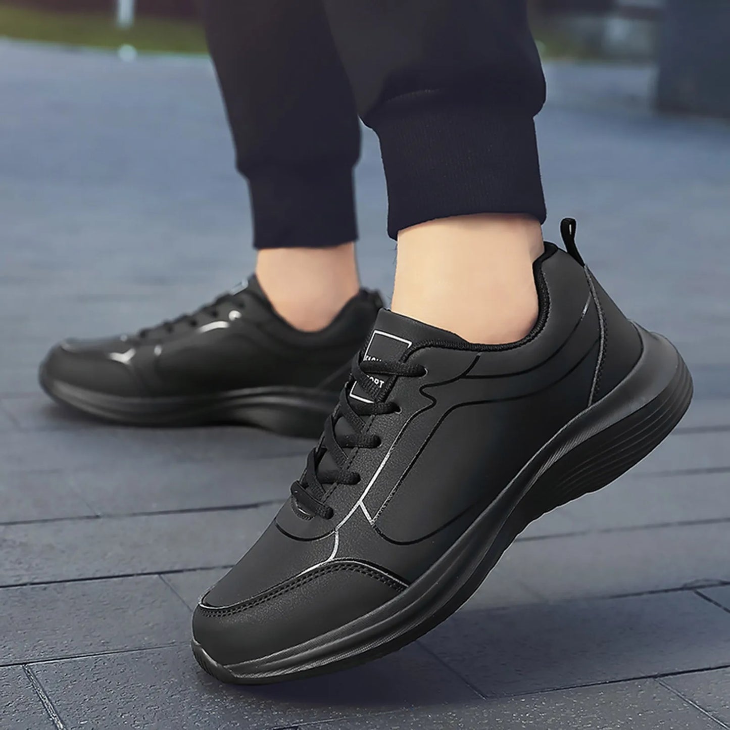 Fashion Lightweight And Comfortable Men Sports Shoes/Flat Non Slip Lace Up Waterproof Upper Vulcanize Shoes