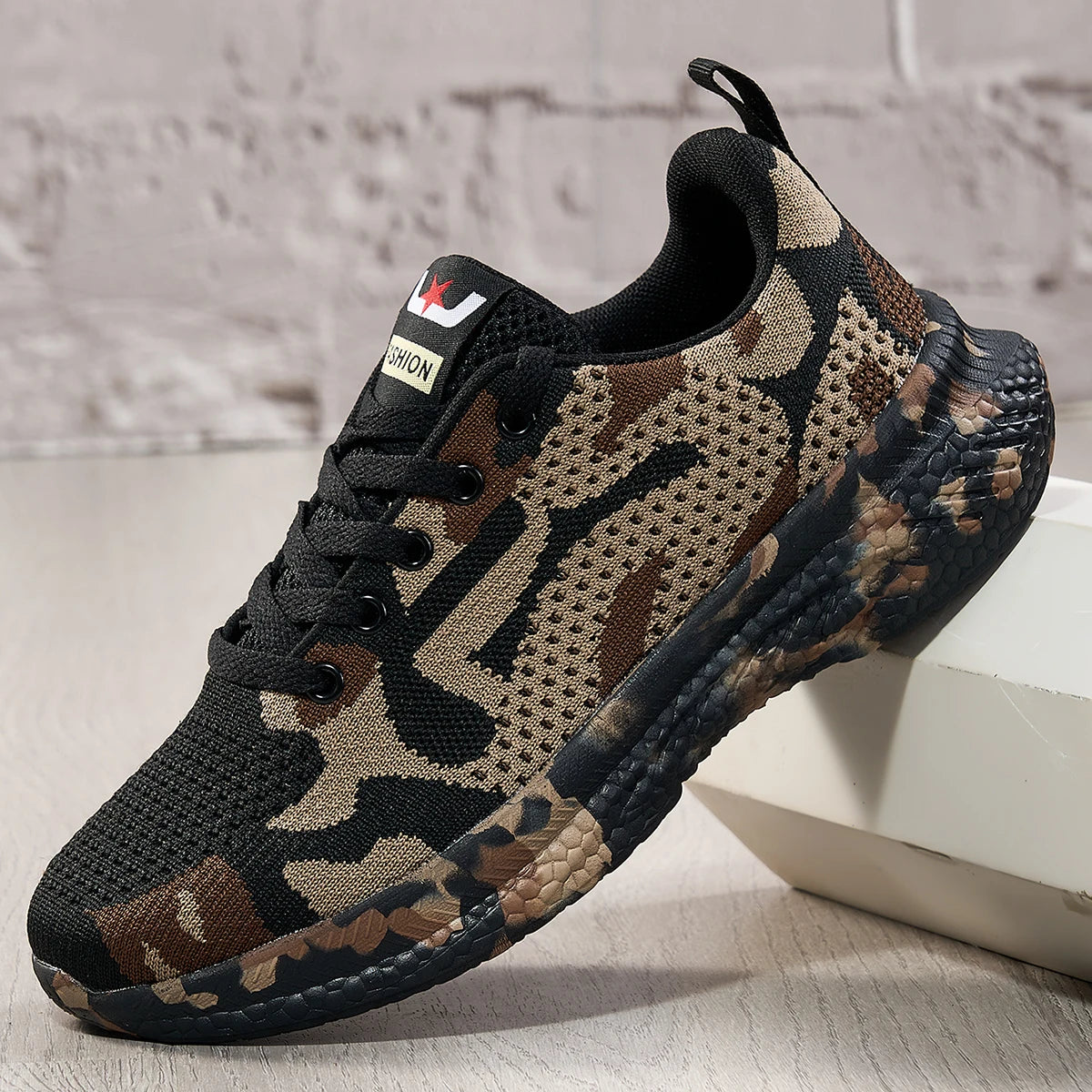 Women's New Mesh Breathable Sports and Leisure Shoes/Women's Ultra Light Soft Bottom Couple Running Shoes