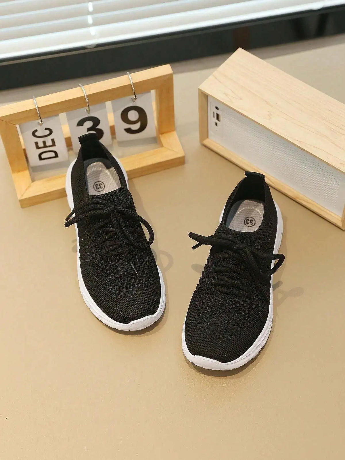 1 Pair Girls Knitted Lace-Up Design Flat Breathable Slip-On/Casual Sports Shoes Suitable For Spring & Autumn Seasons