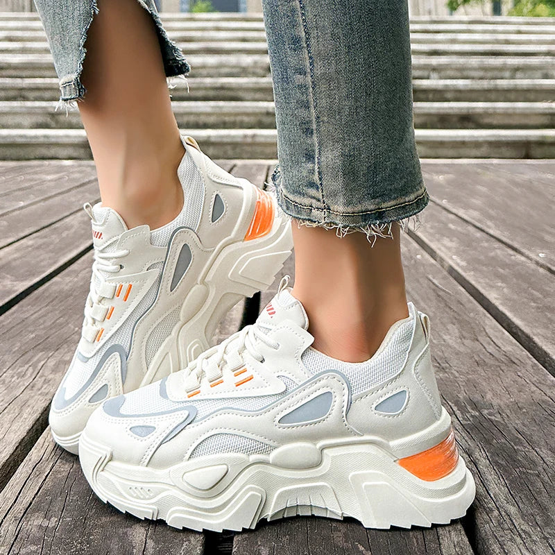 Women's thick soled versatile sports shoes fashionable/casual running shoes that can be worn all year round