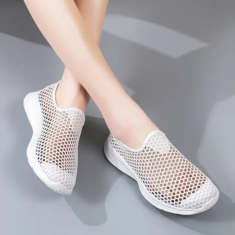 Women's Shoes Lightweight Shoe Summer Breathable Thin Mesh/Casual Shoes Soft Soled Sneakers Beach Tracing Shoes