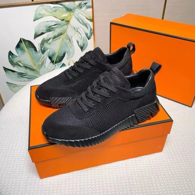 2026 New Couple Shoes: Unisex Casual White Sneakers Trendy/Lace-Up Flat Fashion, Men's & Women's Matching Footwear