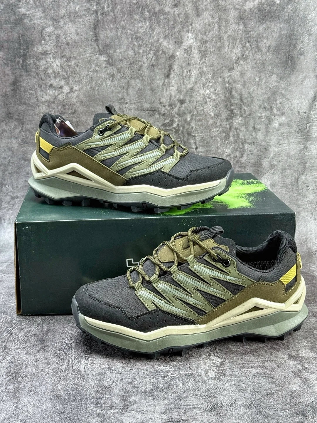 Office‑casual Matching Skate Board Shoes Men Casual Low‑top Sneakers/Simple Elegant Appearance Non‑slip Wear‑proof Rubber Shoe