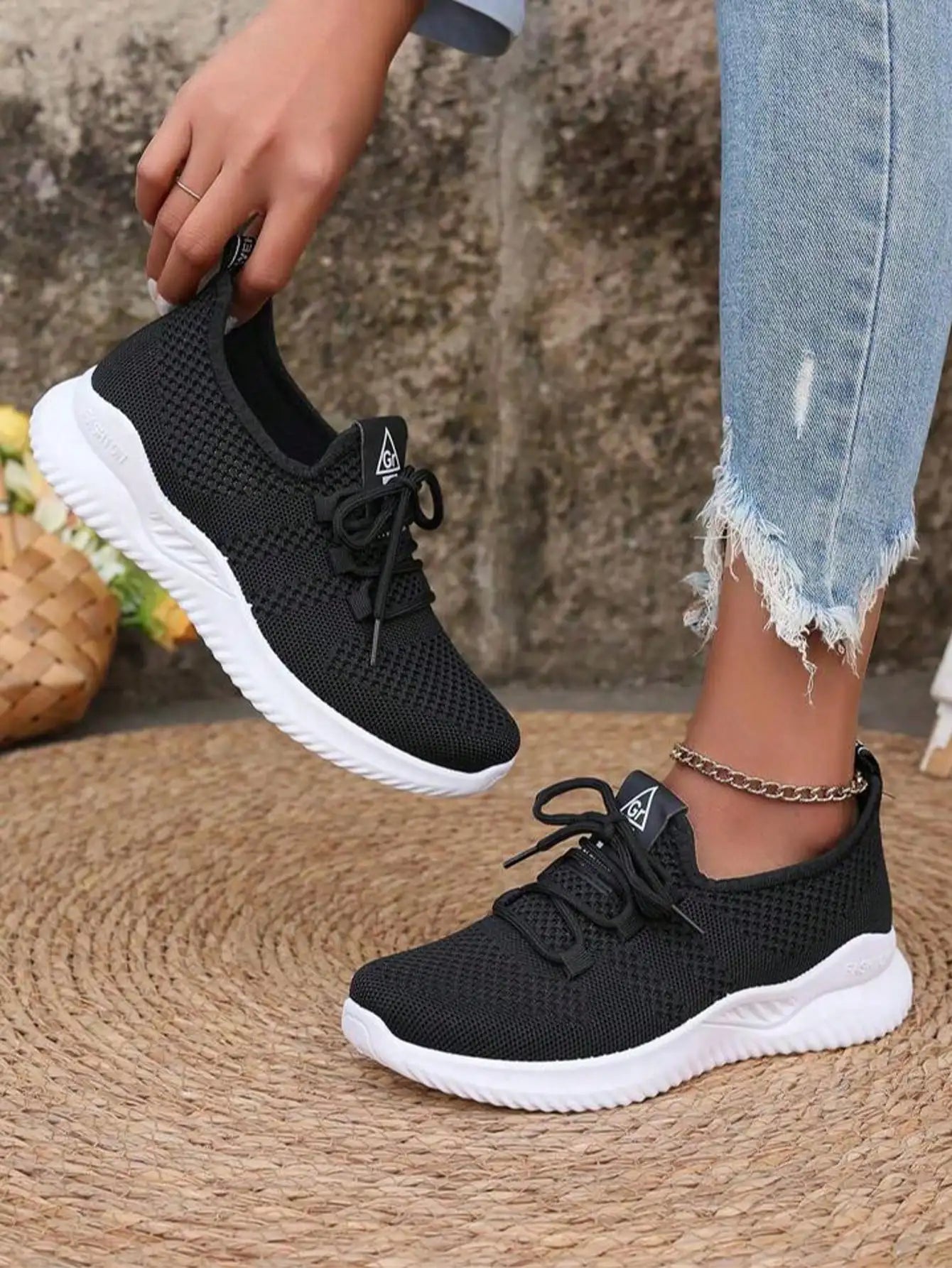 Women's Lightweight Walking Sneakers Breathable Mesh/Upper Non-Slip Outsole Comfortable Slip-On Casual Shoes