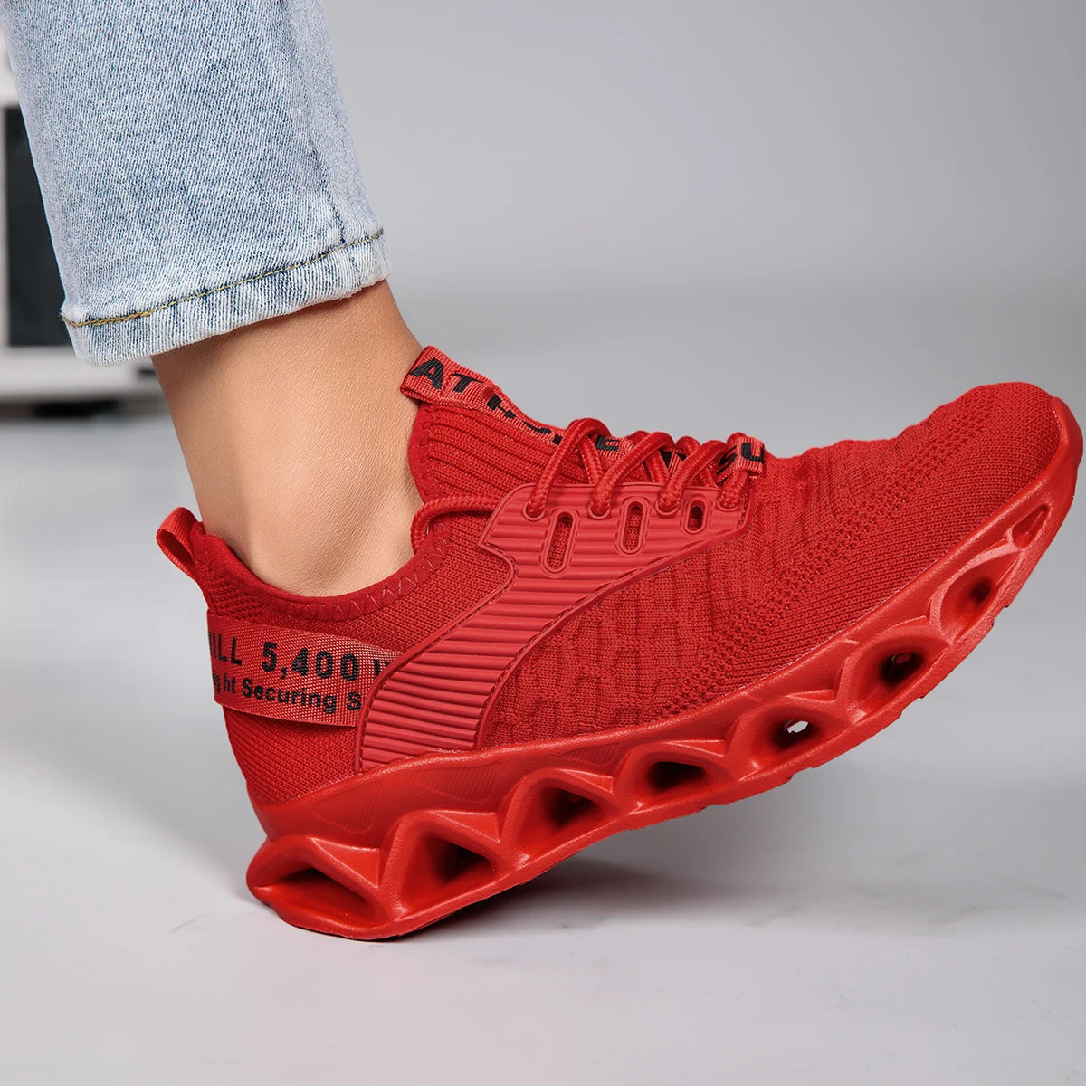 Women's running shoes lightweight mesh breathable and comfortable flat/soft tennis shoes blade sports shoes for women
