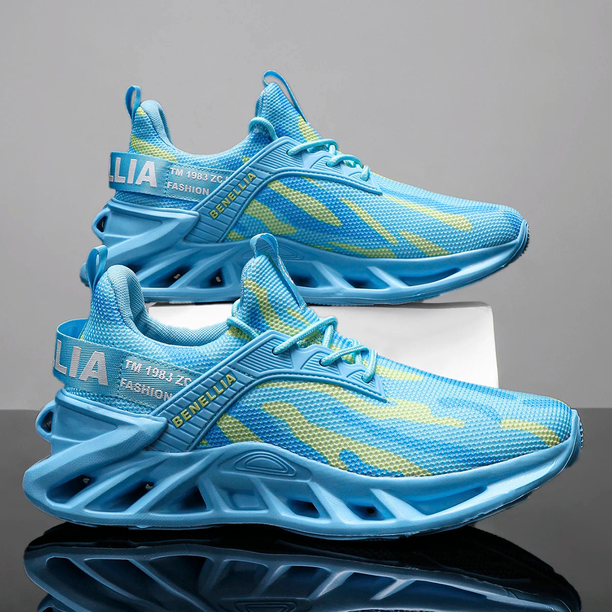 Running shoes for men and women lightweight mesh breathable and comfortable/flat and soft Running shoes