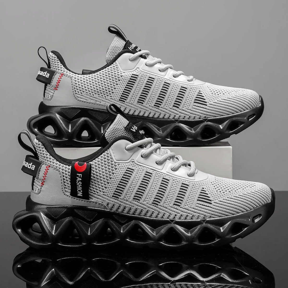 New Striped Cut-out Sneakers, Breathable Mesh Non-slip Shock-absorbing/Thick Sole Stylish and Classic Casual Sports Sneakers
