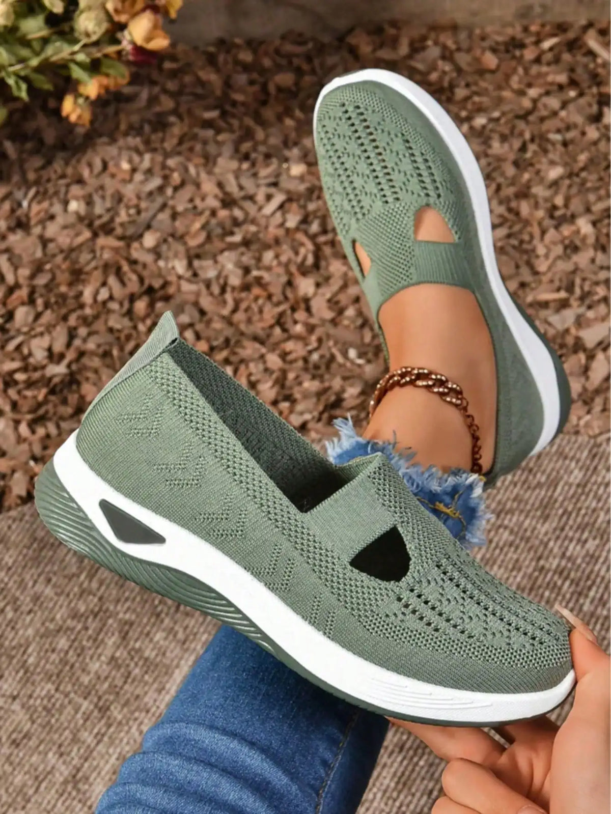 Women's Orthopedic Comfort Slip on Sneakers With Arch Support/And Skin-Friendly Foam Lightweight Walking Shoes Soft Cushioning