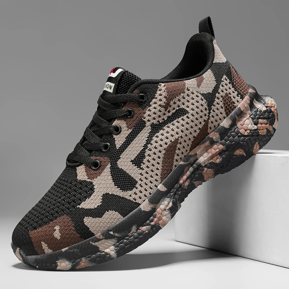 Summer Men's and Women's New Mesh Breathable Sports/and Leisure Shoes Women's Ultra Light Soft Bottom Couple Running Shoe