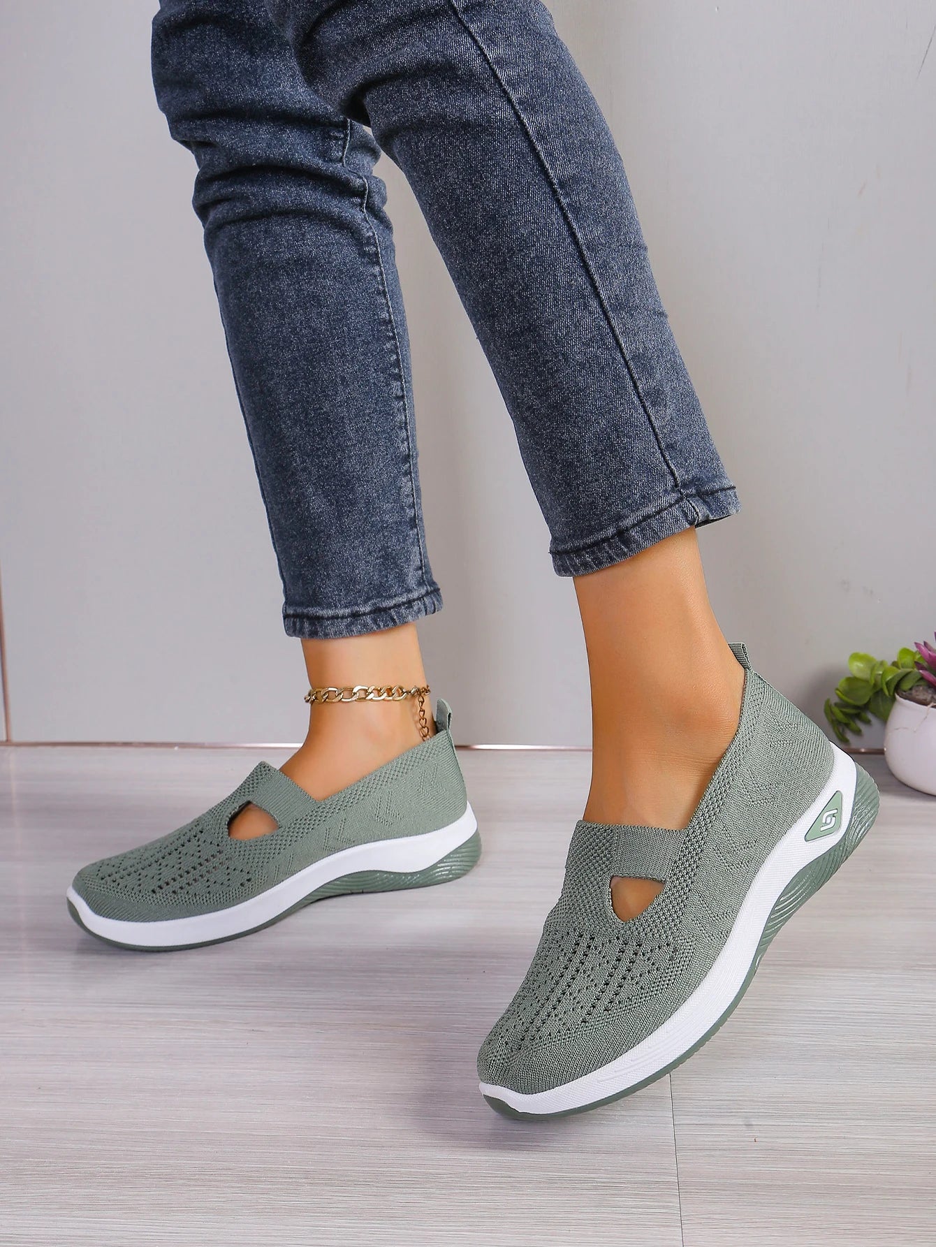 Women's shoes Solid Color Breathable Sneakers casual sneaker/women's summer sneakers Low-top Knitted Casual Shoes Mom Shoes