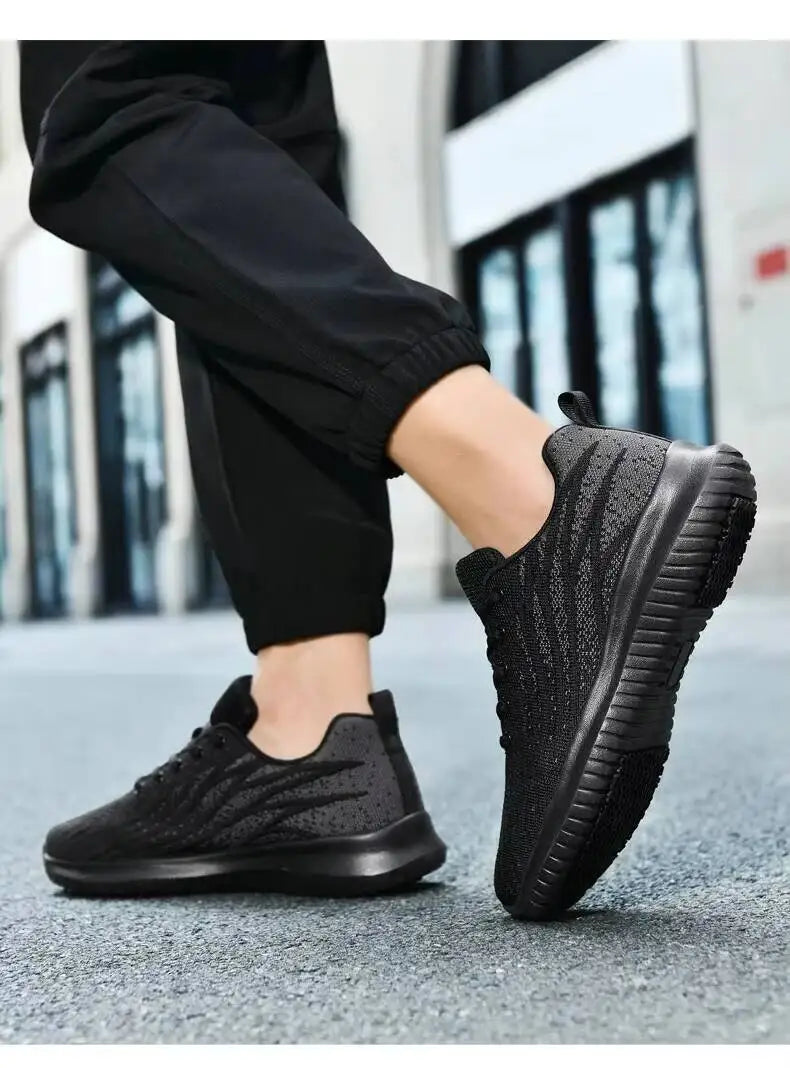2026 Chef Non-Slip Four Seasons Breathable Hotel Work Light/Outdoor Men's Plus Size Casual Sports Walking Shoes