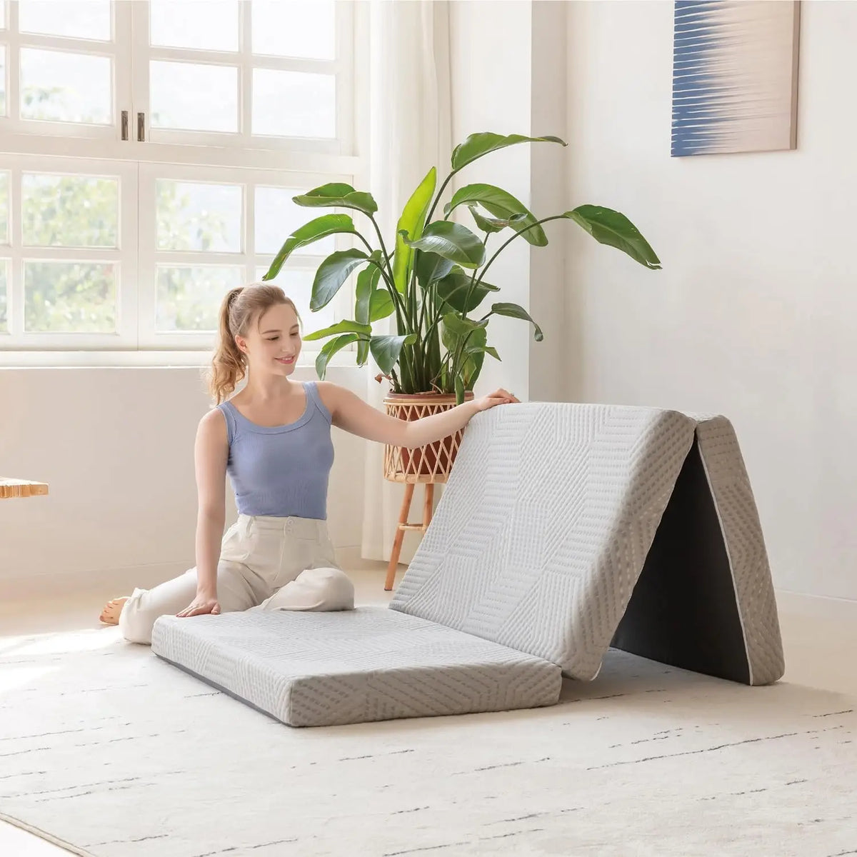 Single-Size Tri-Fold Mattress with 4-Inch/Foldable Gel Memory Foam Construction