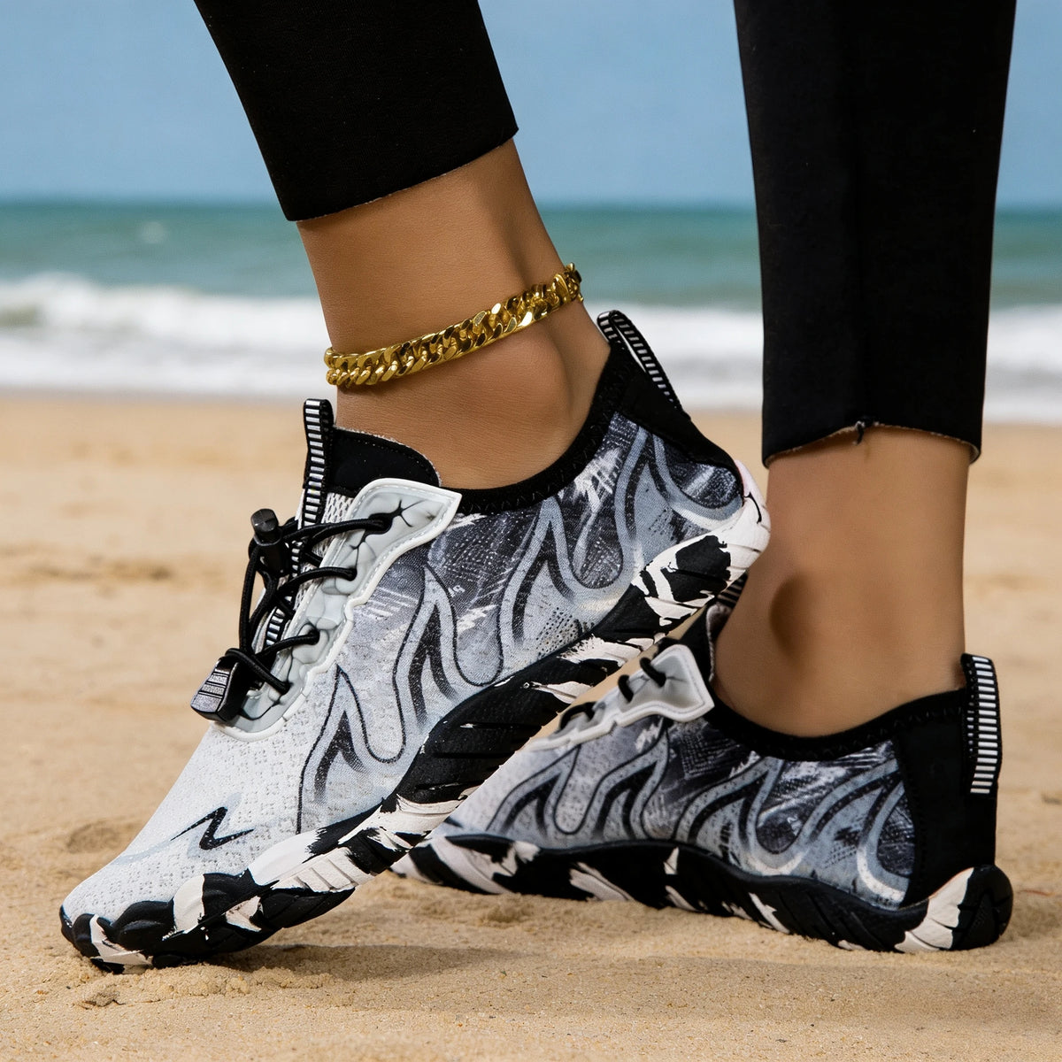 Women Quick Dry Barefoot Water Shoes, Gradient Print Breathable Aqua Sneakers/Non Slip Lightweight Swim Surfing Footwear for Beach