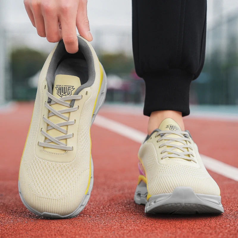 New men shoes Couple Mesh Sneakers Breathable Sports/Casual Shoes with Anti-Slip and Cushioning Running Shoes