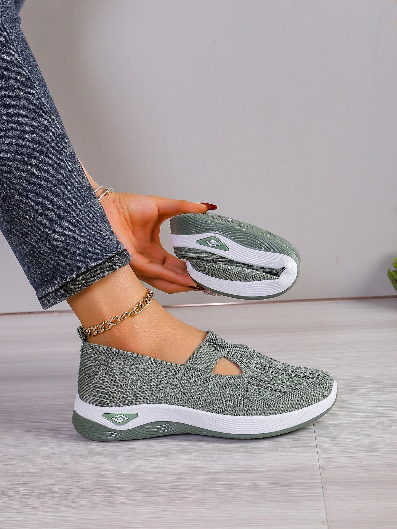 Women's shoes Solid Color Breathable Sneakers casual sneaker/women's summer sneakers Low-top Knitted Casual Shoes Mom Shoes