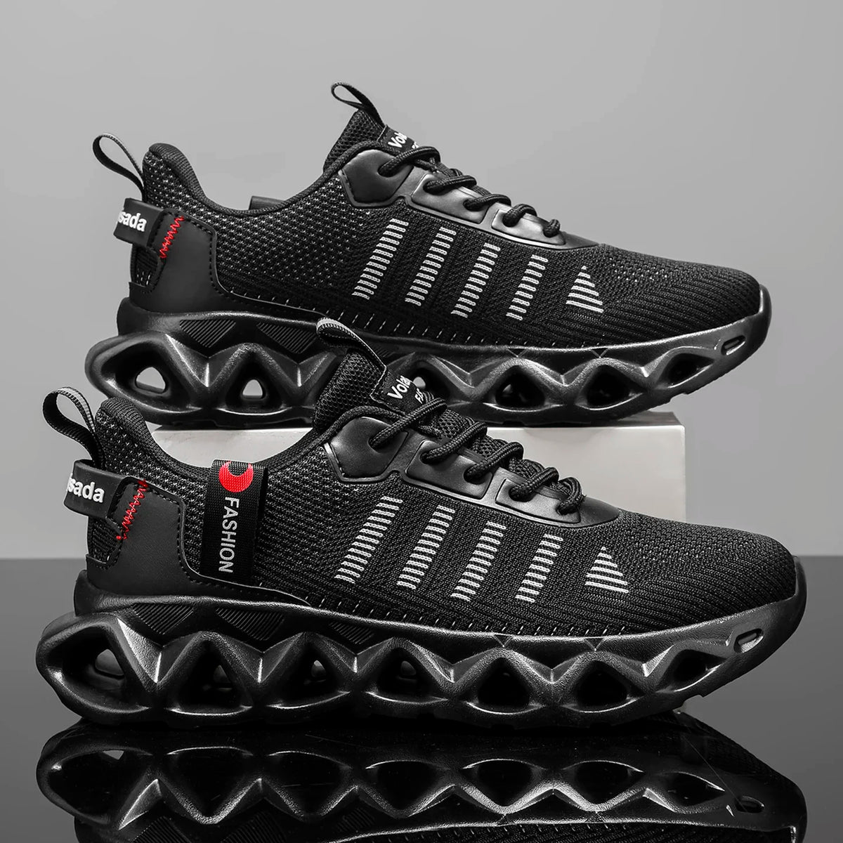 New Striped Cut-out Sneakers, Breathable Mesh Non-slip Shock-absorbing/Thick Sole Stylish and Classic Casual Sports Sneakers