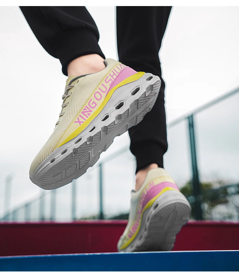 New men shoes Couple Mesh Sneakers Breathable Sports/Casual Shoes with Anti-Slip and Cushioning Running Shoes