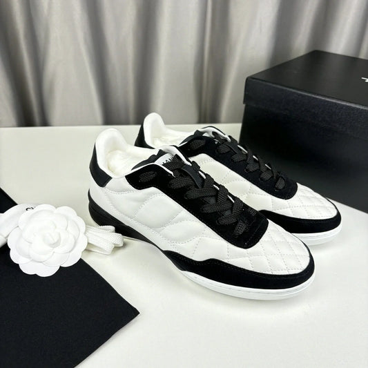Vintage Women Diamond Quilted Fashion Sneakers/Smooth Fabric & Suede Mixed Upper Lace‑Up Non‑Slip Rubber Sole Lightweight Shoes