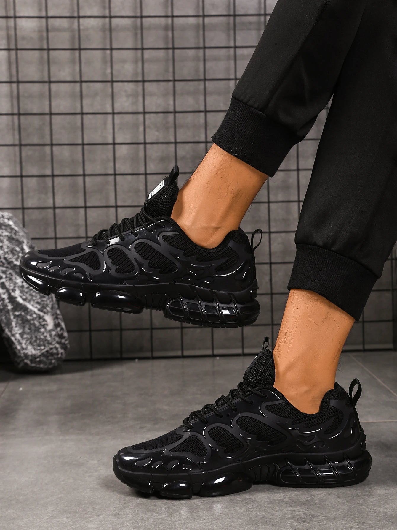 Outdoor fashion casual shoes with durable and shock-absorbing properties/comfortable inners and anti-slip rubber soles suitable