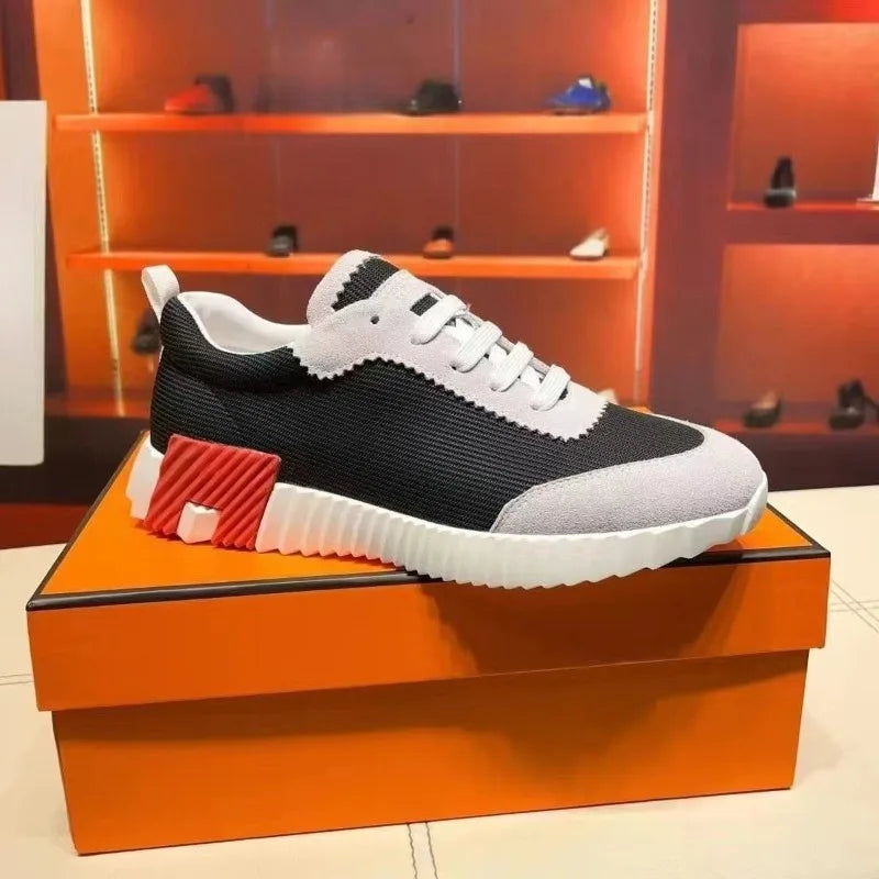 2026 New Couple Shoes: Unisex Casual White Sneakers Trendy/Lace-Up Flat Fashion, Men's & Women's Matching Footwear