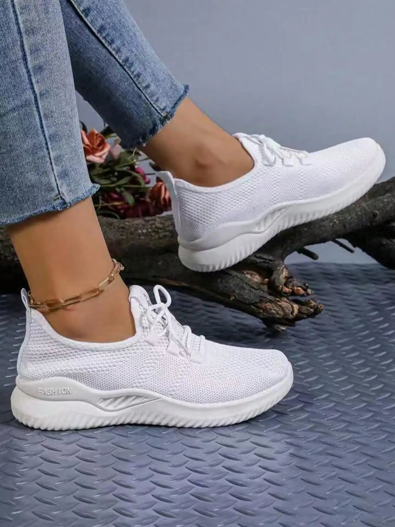 Women's Lightweight Walking Sneakers Breathable Mesh/Upper Non-Slip Outsole Comfortable Slip-On Casual Shoes